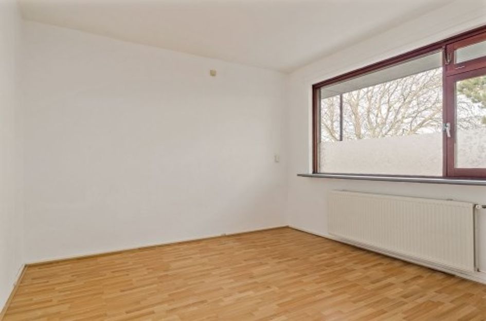 Dr. J. W. Paltelaan ONG