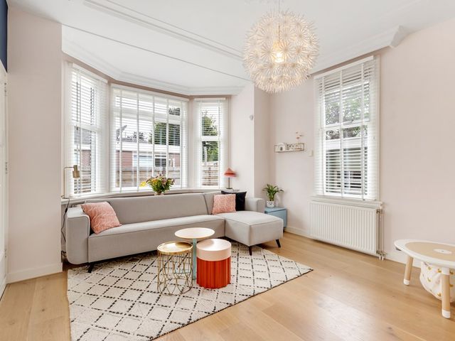 Oranjelaan 1, Waddinxveen