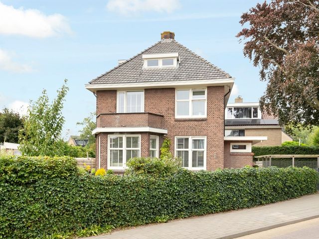 Oranjelaan 1, Waddinxveen