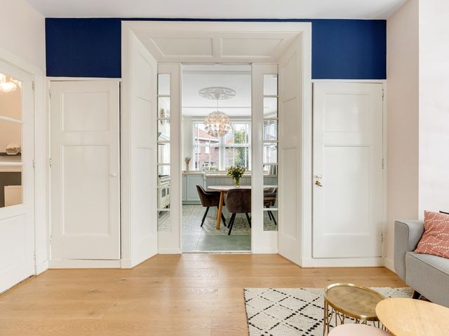 Oranjelaan 1, Waddinxveen