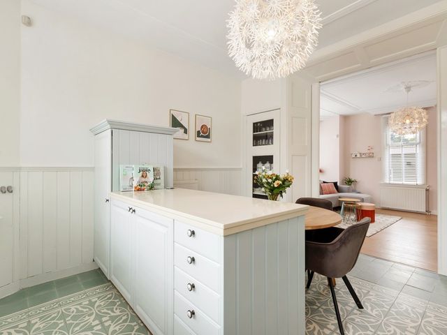 Oranjelaan 1, Waddinxveen