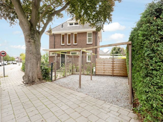 Oranjelaan 1, Waddinxveen