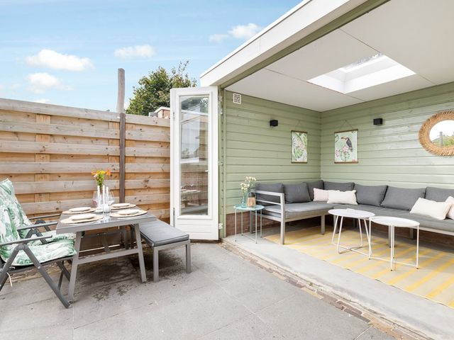 Oranjelaan 1, Waddinxveen