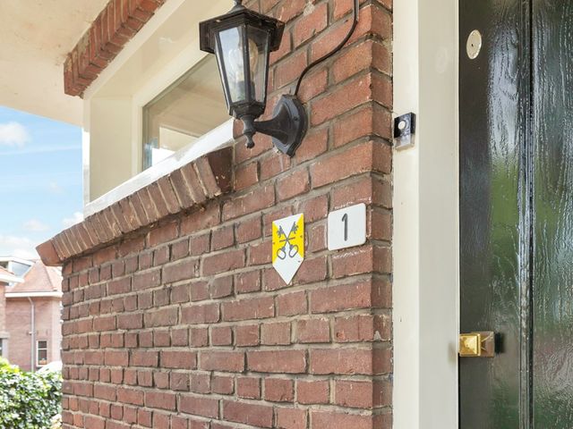 Oranjelaan 1, Waddinxveen