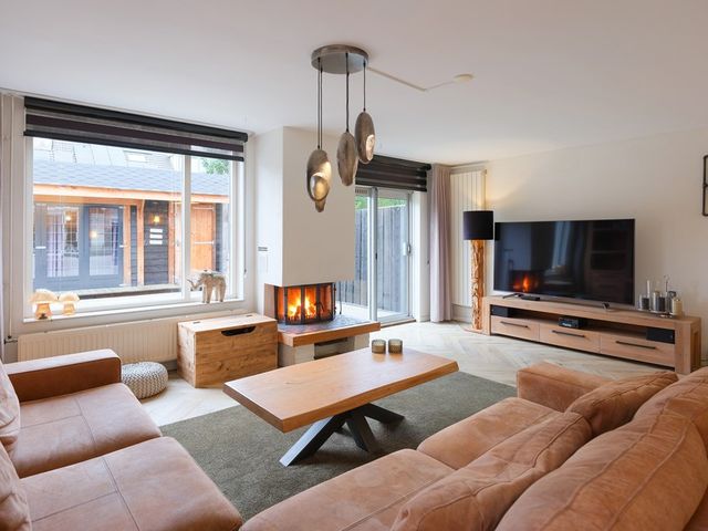 Klavergriend 77B, Almere