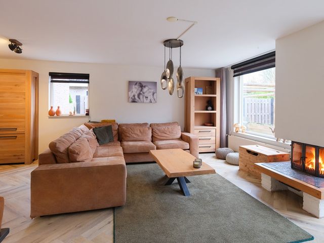 Klavergriend 77B, Almere