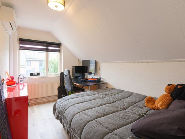 Klavergriend 77B, Almere