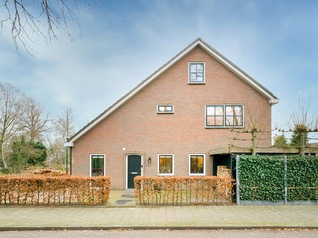 Bezaan 27, Veenendaal