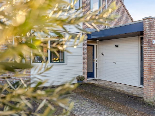 Carolinen 8, Capelle aan den IJssel