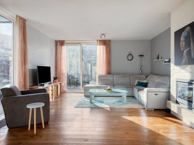 Carolinen 8, Capelle aan den IJssel