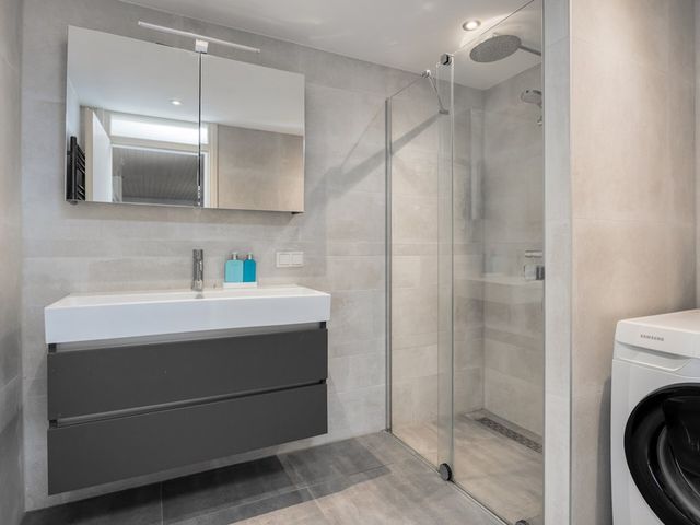 Carolinen 8, Capelle aan den IJssel