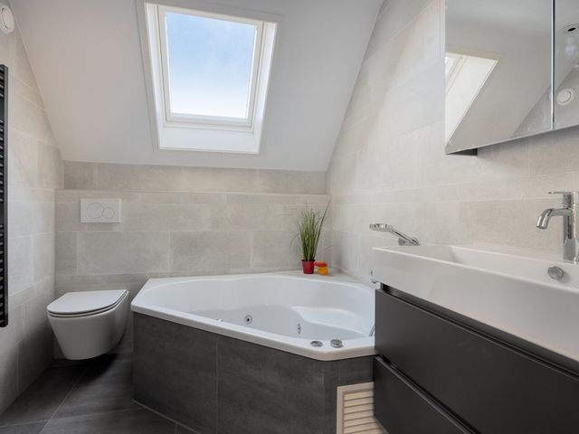 Carolinen 8, Capelle aan den IJssel