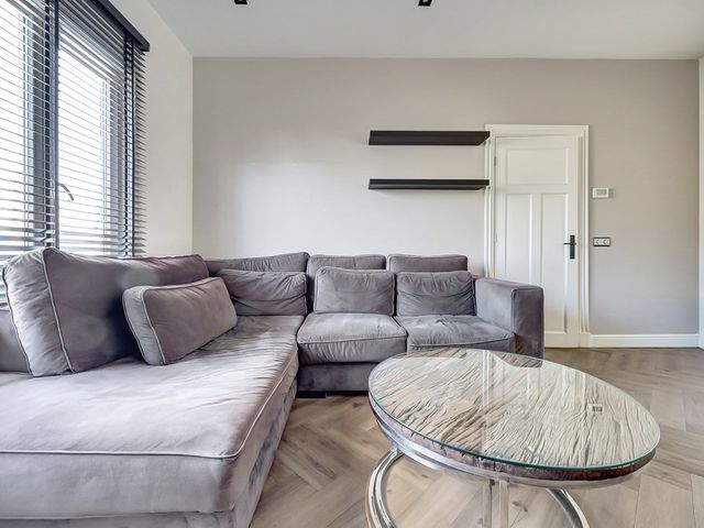 Burgemeester van der Veldestraat 4, Den Haag