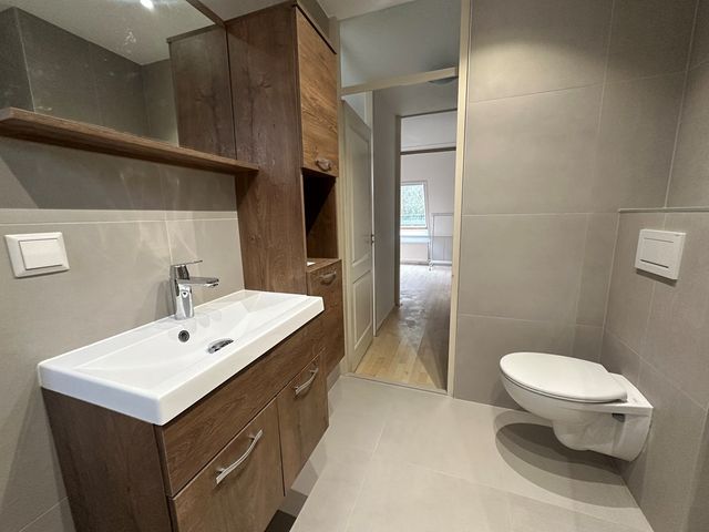 Lakenburg 42, Hoofddorp