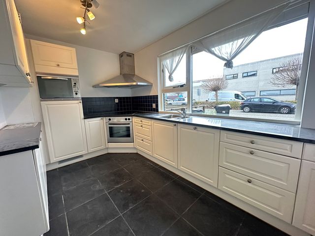 Lakenburg 42, Hoofddorp