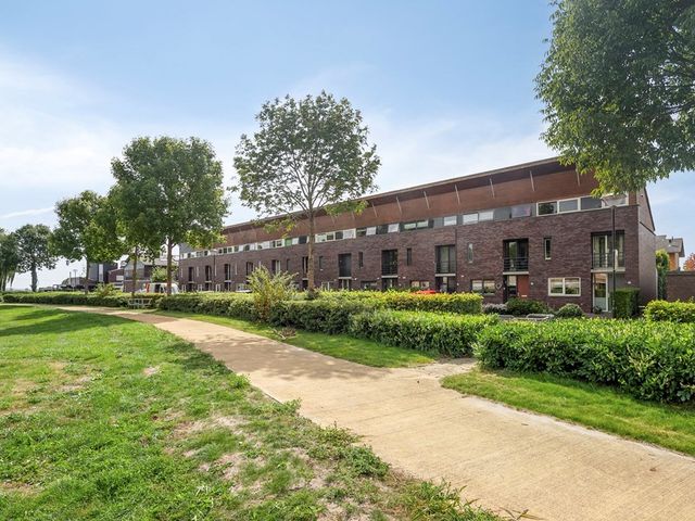 Bras 1, Bunschoten-Spakenburg