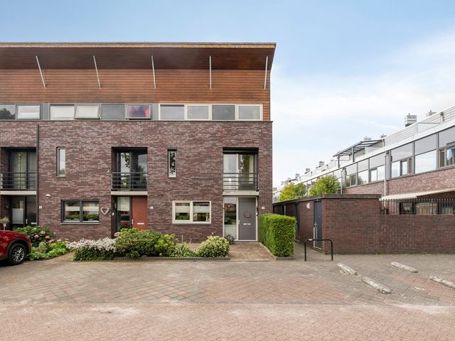 Bras 1, Bunschoten-Spakenburg