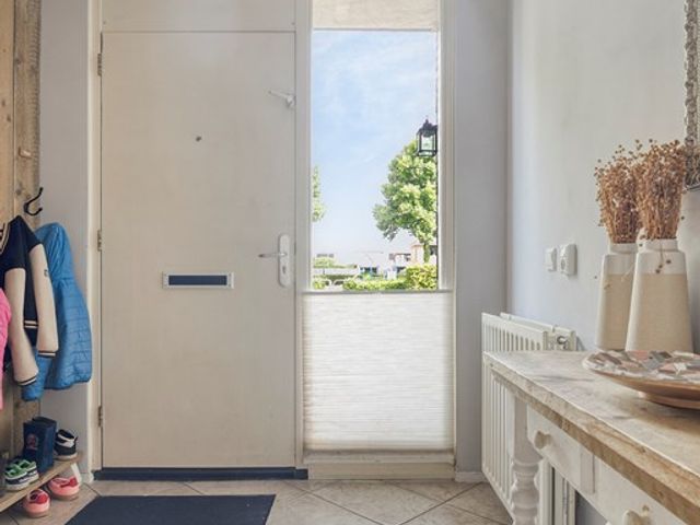 Bras 1, Bunschoten-Spakenburg