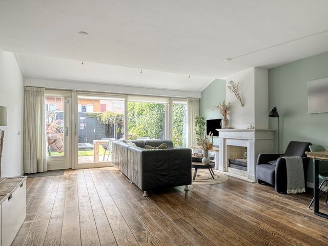 Bras 1, Bunschoten-Spakenburg