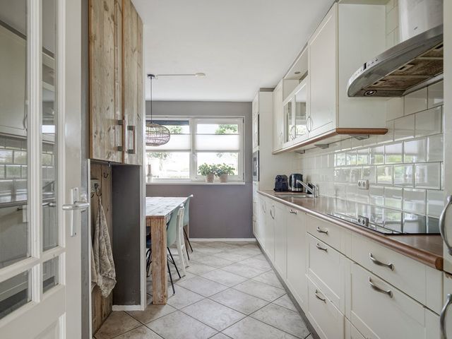 Bras 1, Bunschoten-Spakenburg