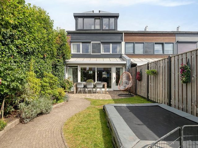 Bras 1, Bunschoten-Spakenburg