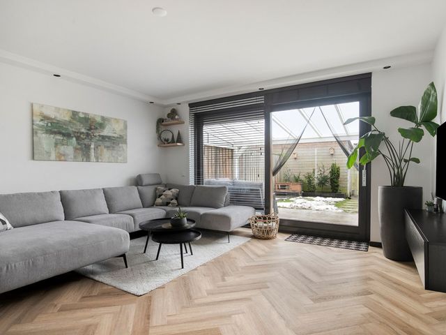 Lient 23, Hooglanderveen