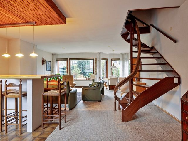 Fluitekruidzoom 8, Leiderdorp