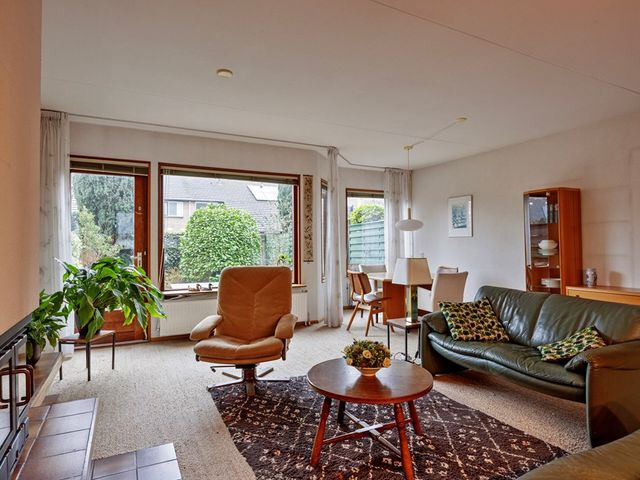 Fluitekruidzoom 8, Leiderdorp