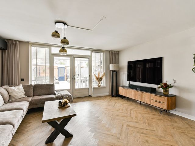 Legatostraat 11, Hellevoetsluis