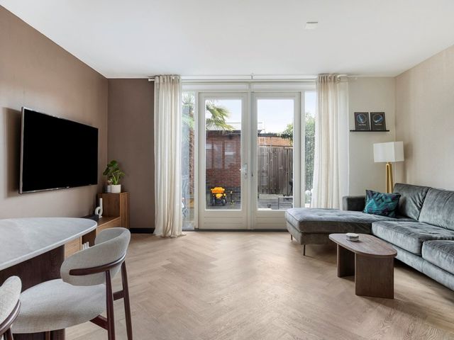 Burgemeester Snelplein 2, Moordrecht