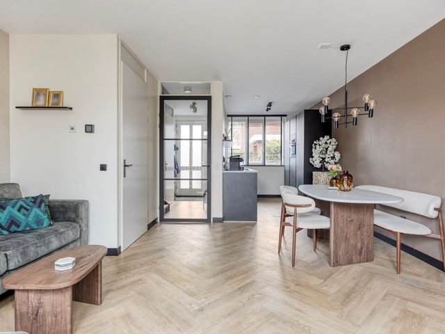 Burgemeester Snelplein 2, Moordrecht