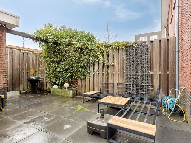 Burgemeester Snelplein 2, Moordrecht