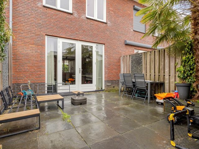 Burgemeester Snelplein 2, Moordrecht