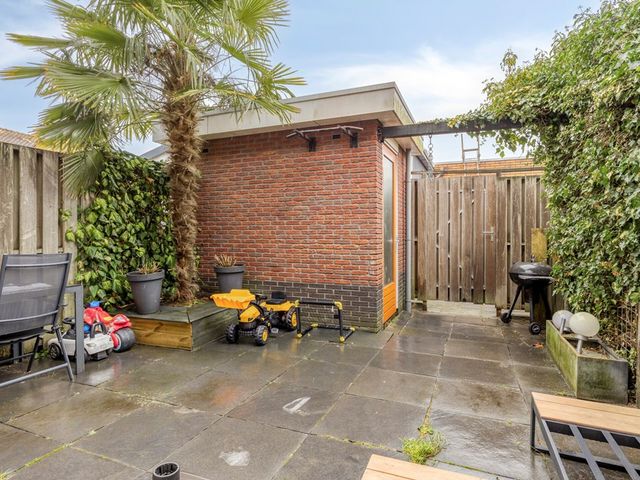 Burgemeester Snelplein 2, Moordrecht