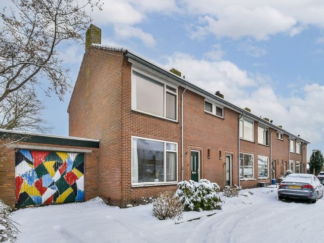 Van der Hoevenstraat 2, Wijngaarden