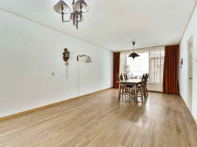 Van der Hoevenstraat 2, Wijngaarden