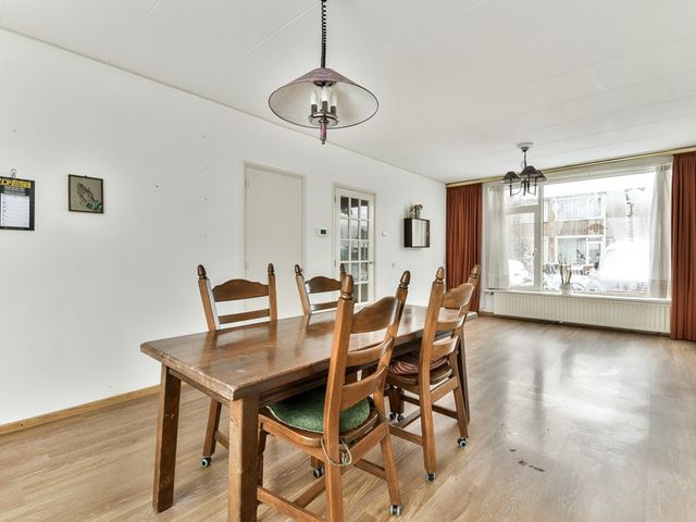 Van der Hoevenstraat 2, Wijngaarden