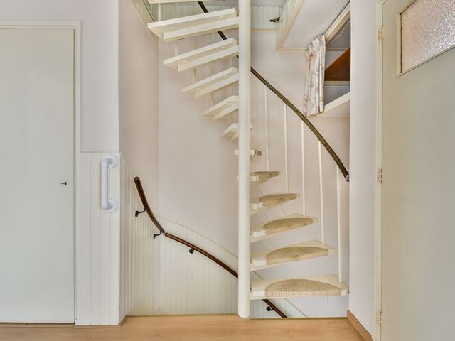 Van der Hoevenstraat 2, Wijngaarden