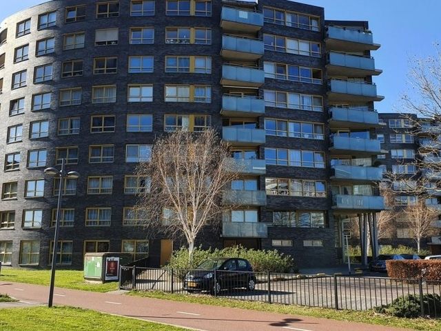 Marga Klompéhof , Almere