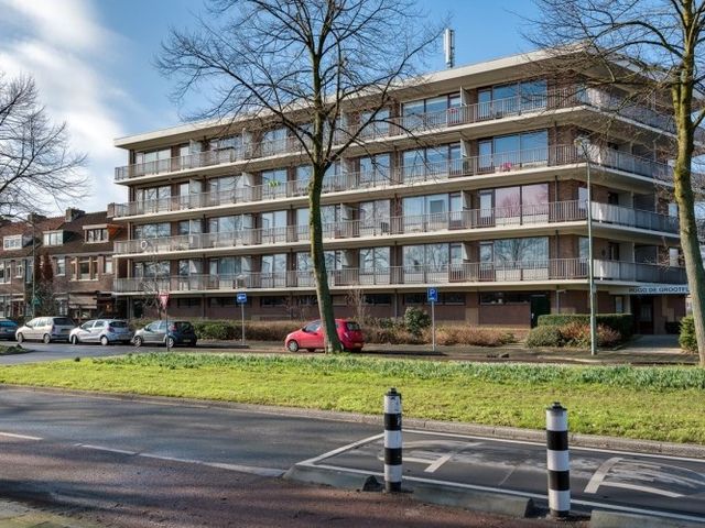 Hugo de Grootplein , Dordrecht