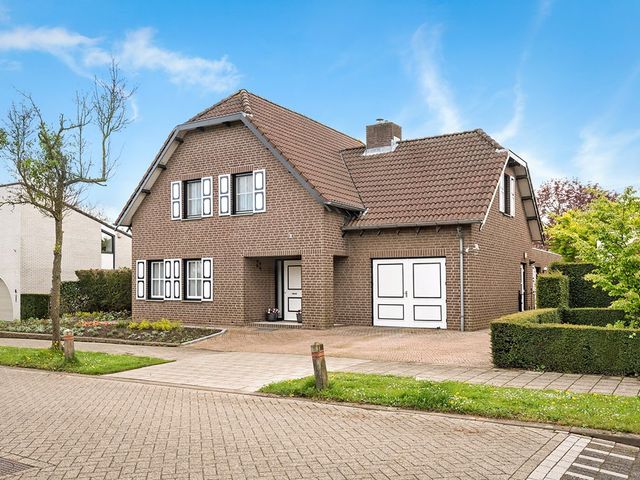 Halewijnstraat 8, Geleen