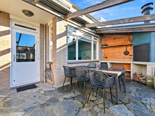 Dijkgraaf 26, Maasland