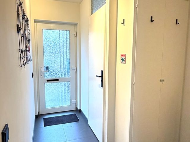 Burgemeester van Deelensingel 86, Velden