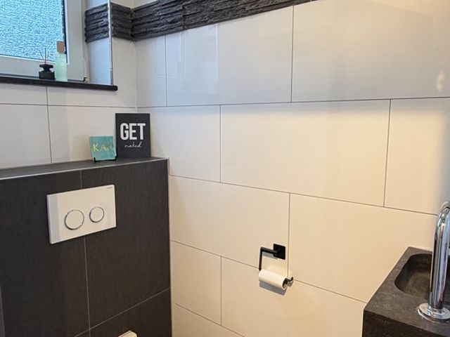 Burgemeester van Deelensingel 86, Velden