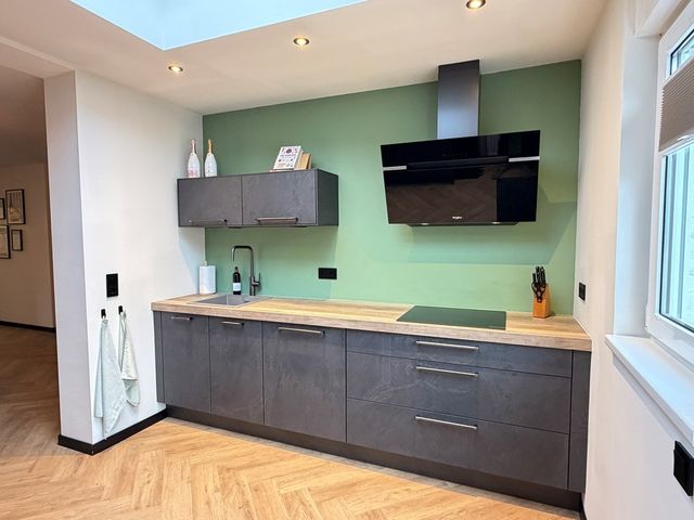 Burgemeester van Deelensingel 86, Velden