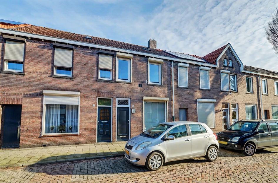 Arent van 's Gravesandestraat 28