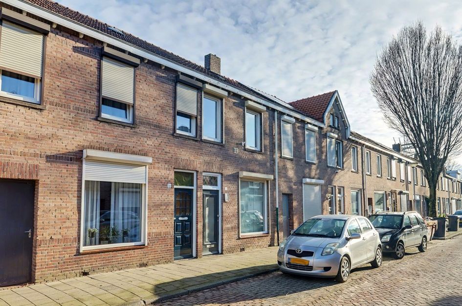 Arent van 's Gravesandestraat 28