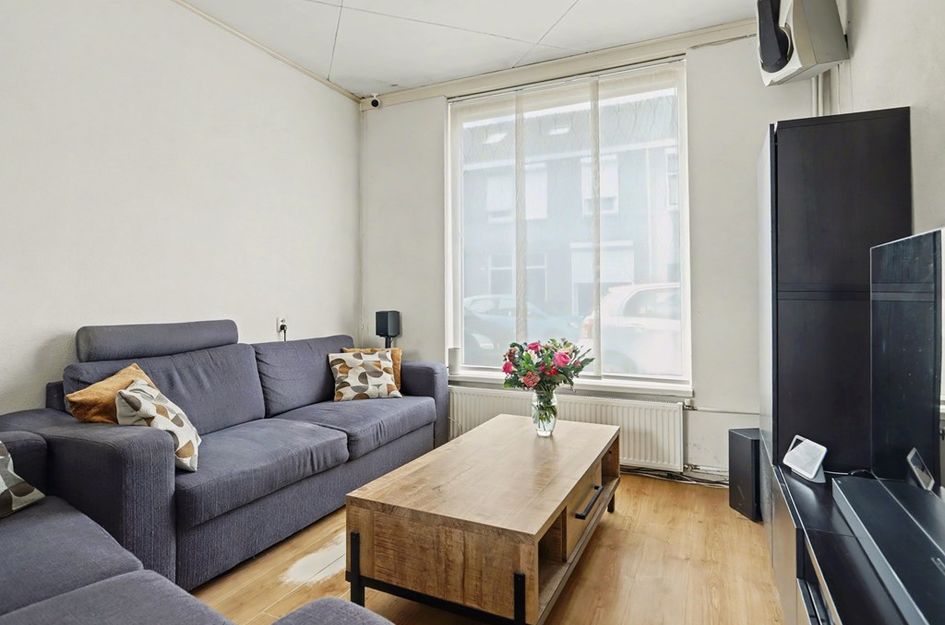 Arent van 's Gravesandestraat 28