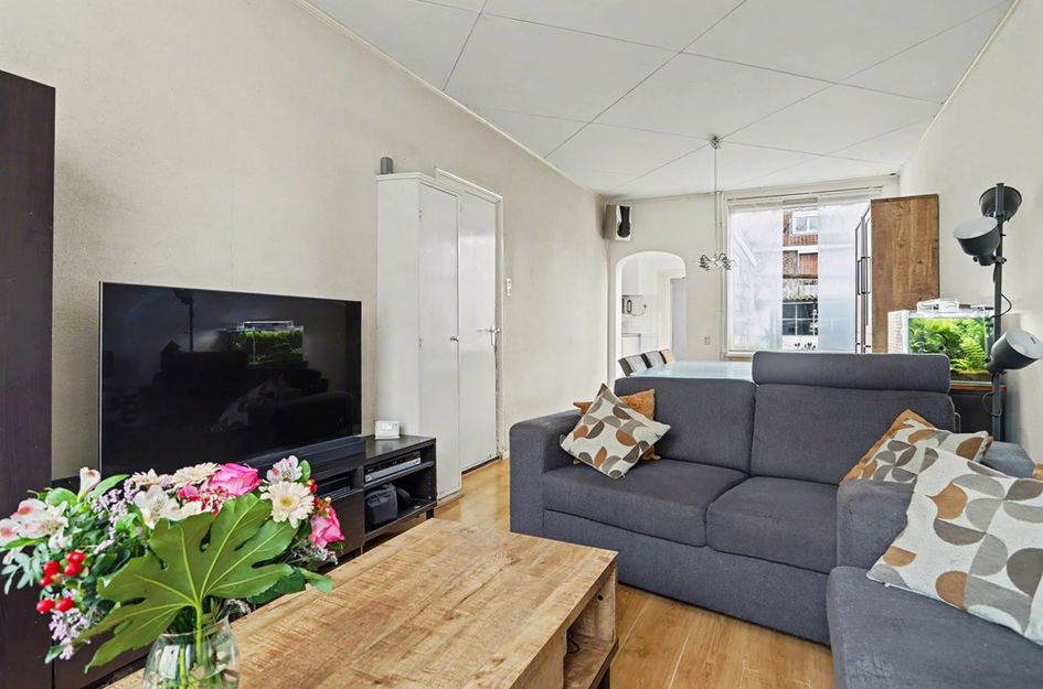 Arent van 's Gravesandestraat 28