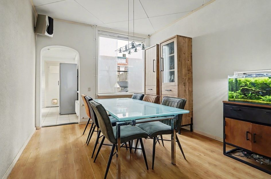 Arent van 's Gravesandestraat 28